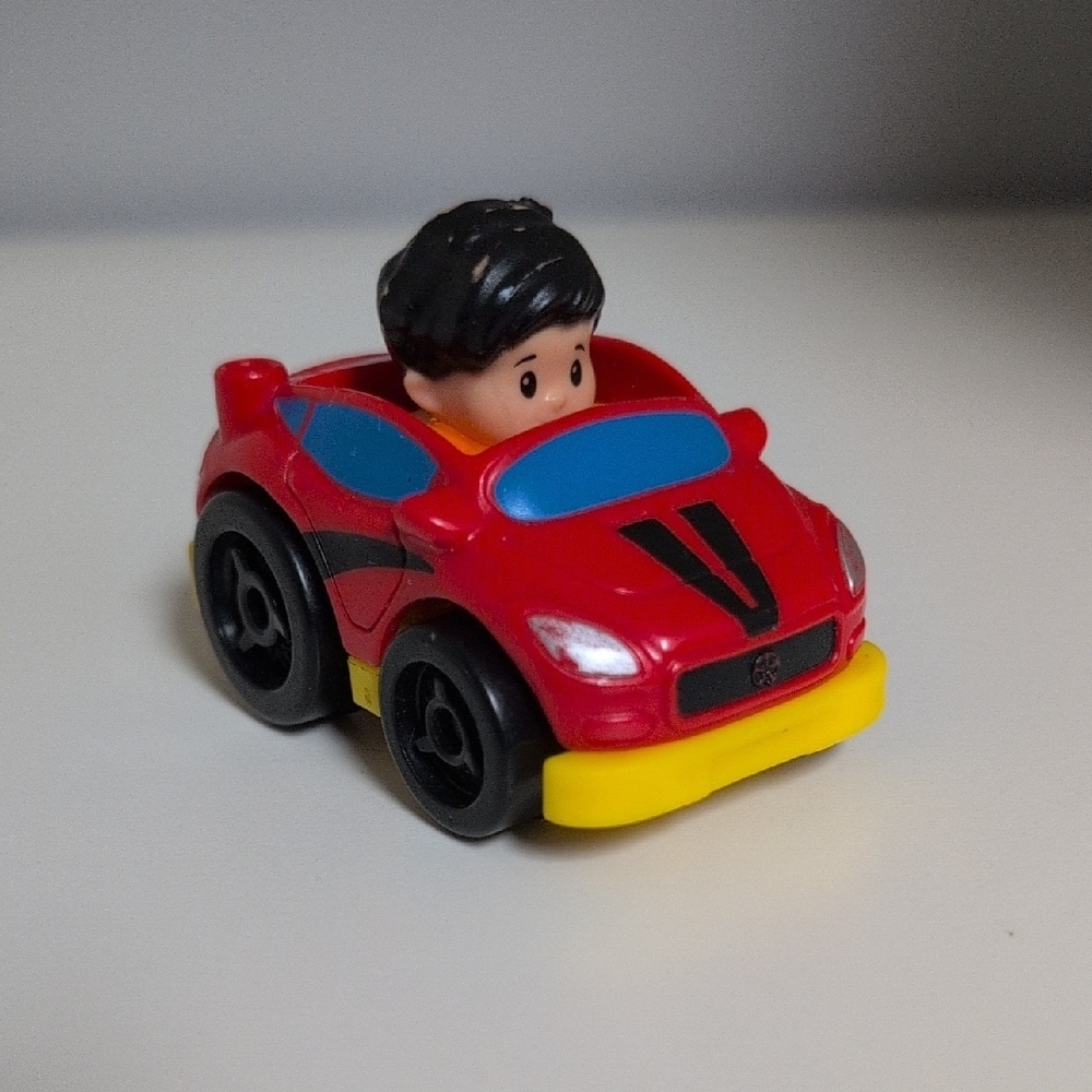 🩵3/$20🩵 Little People Wheelies Red Car , Black Hair, 2016 Mattel